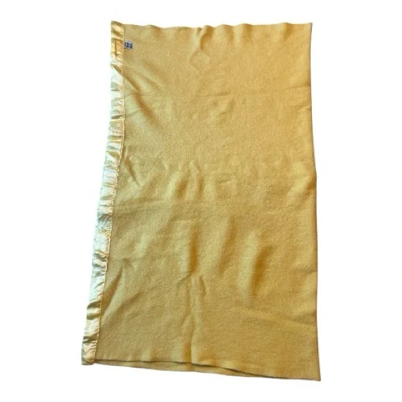 Vintage 100% Wool Kenwood Buttery Yellow Blanket 80”L 64”W - Picture 5 of 12